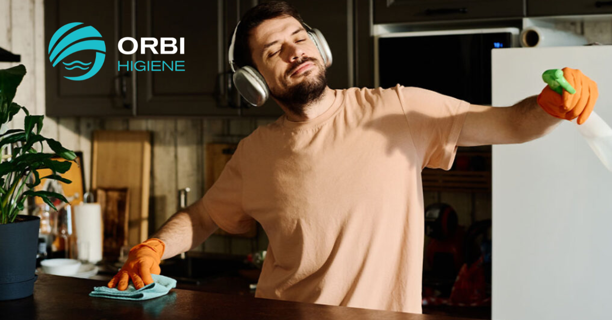 Limpiar con música